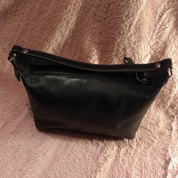 Vintage Authentic small/mini coach black leather handbag - Picture 2 of 8